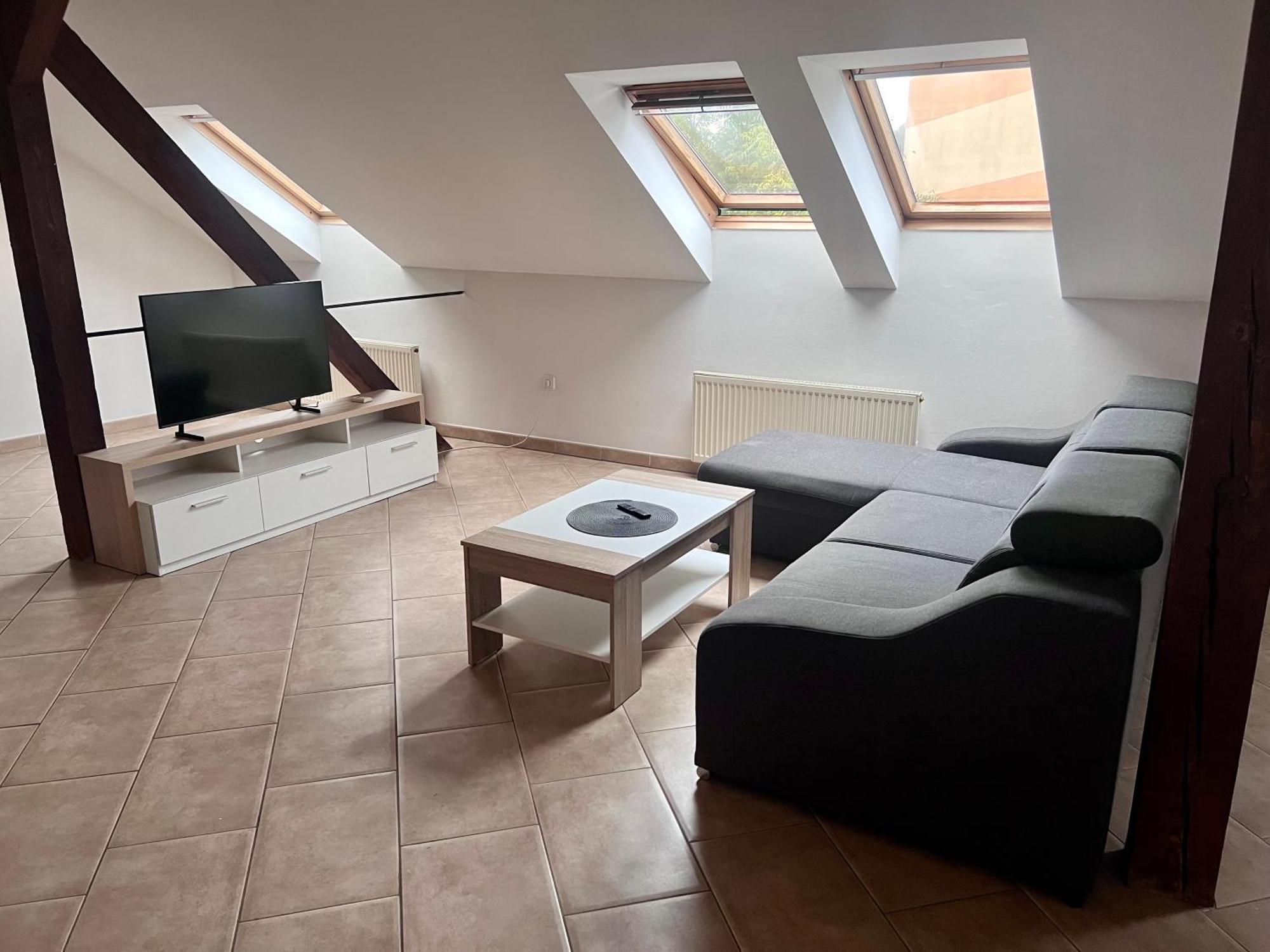 Velky Podkrovni Mezonet 100m2 公寓 Ústí nad Labem